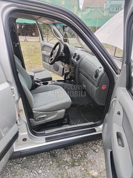 Jeep Cherokee 2.8 CRD