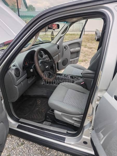 Jeep Cherokee 2.8 CRD