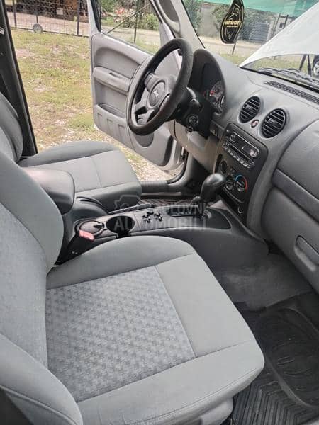 Jeep Cherokee 2.8 CRD