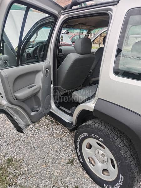 Jeep Cherokee 2.8 CRD