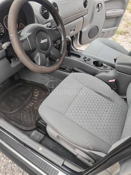 Jeep Cherokee 2.8 CRD