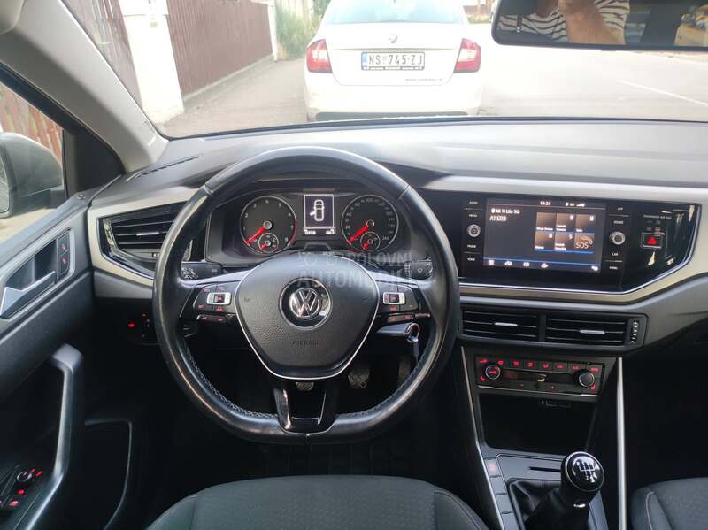 Volkswagen Polo 1.0