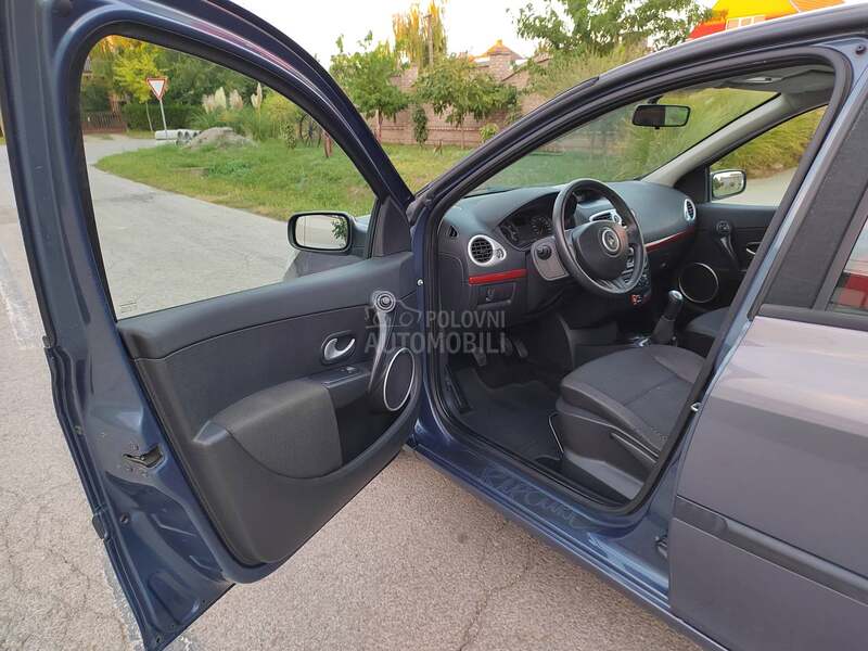 Renault Clio 1,2i 2007g D O B A R