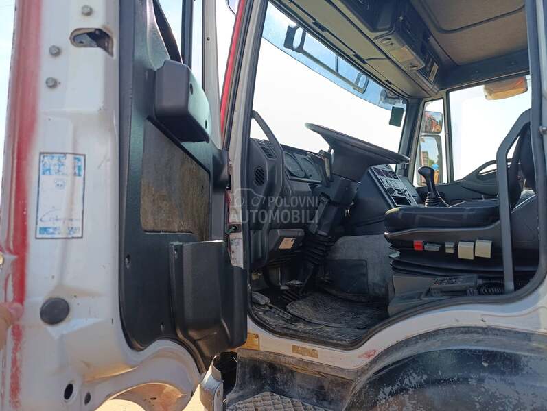 Iveco 260E
