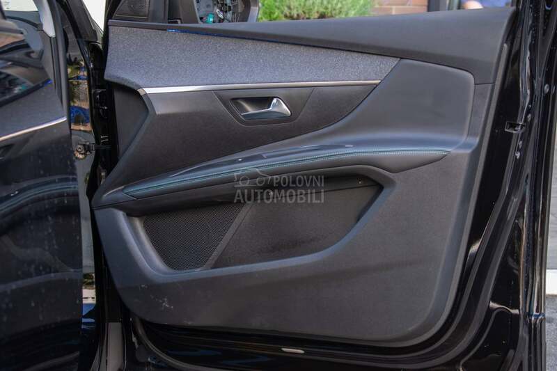 Peugeot 5008 1.5hdi ALLURE 7 sed
