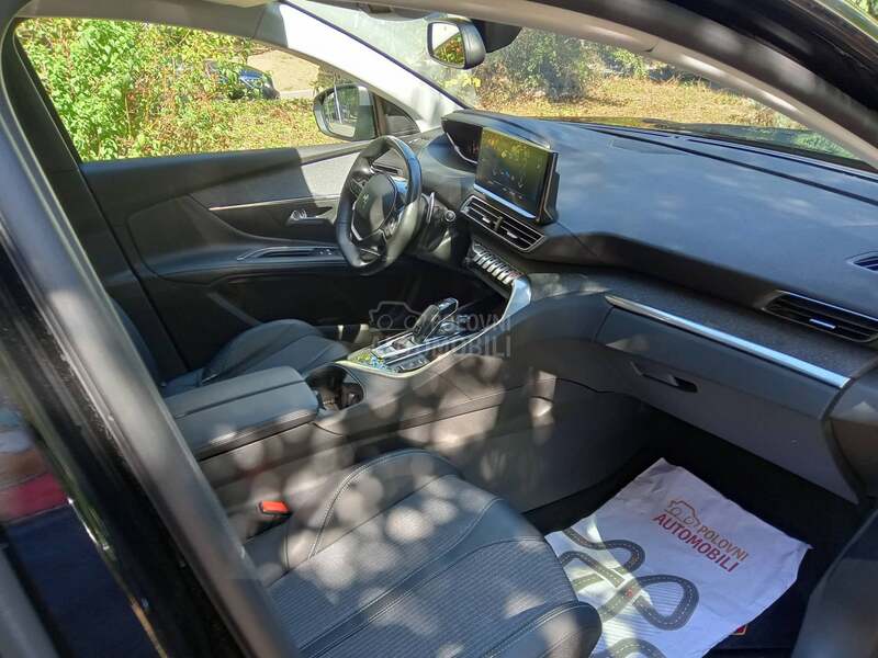 Peugeot 5008 1.5hdi ALLURE 7 sed