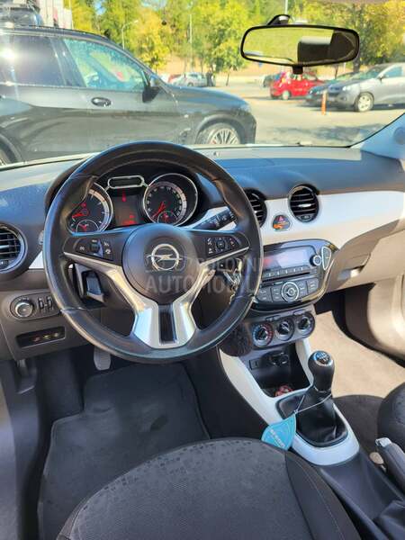 Opel Adam 