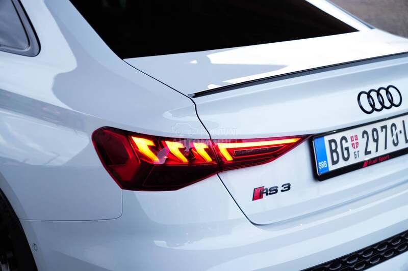 Audi RS3 LIMUZINA