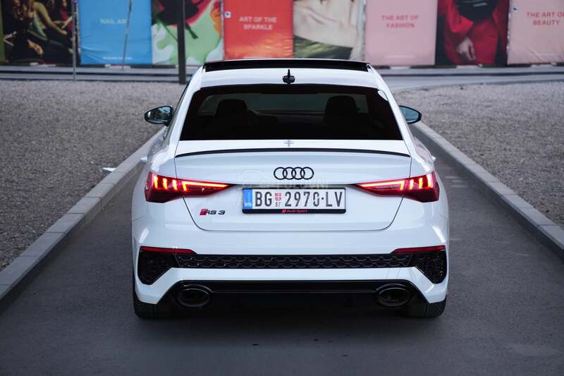 Audi RS3 LIMUZINA