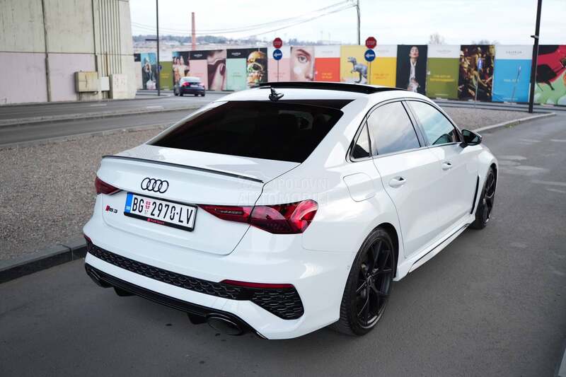 Audi RS3 LIMUZINA