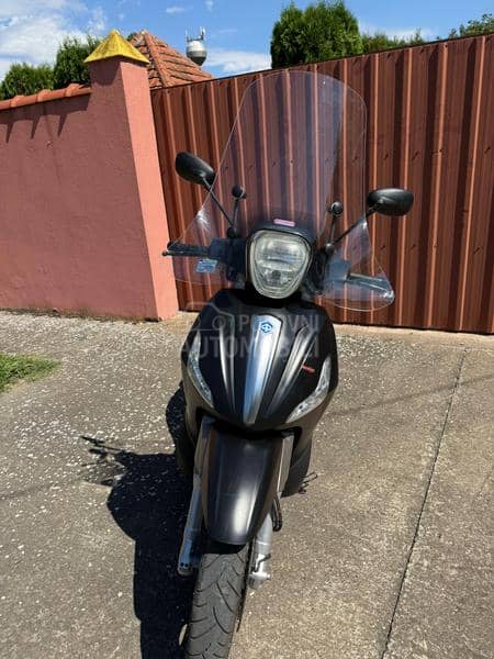 Piaggio beverly 350 sport