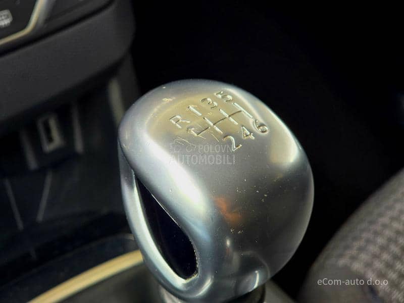 Peugeot 308 1.5 HDI STYLE