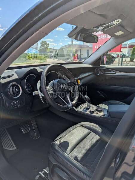 Alfa Romeo Stelvio Q4