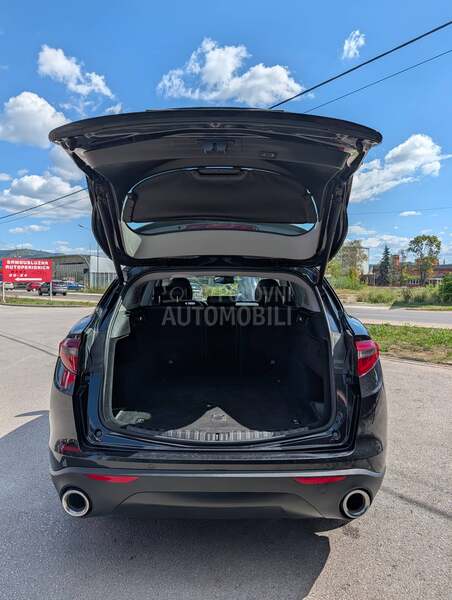 Alfa Romeo Stelvio Q4