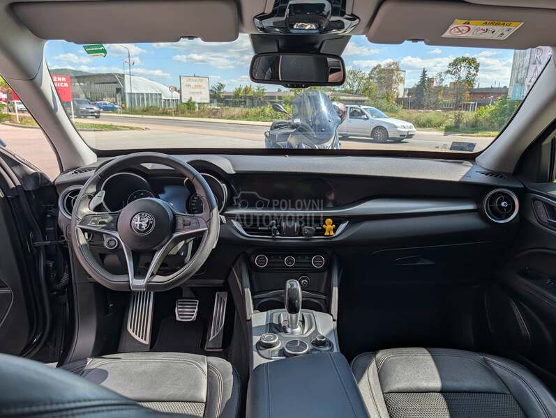 Alfa Romeo Stelvio Q4