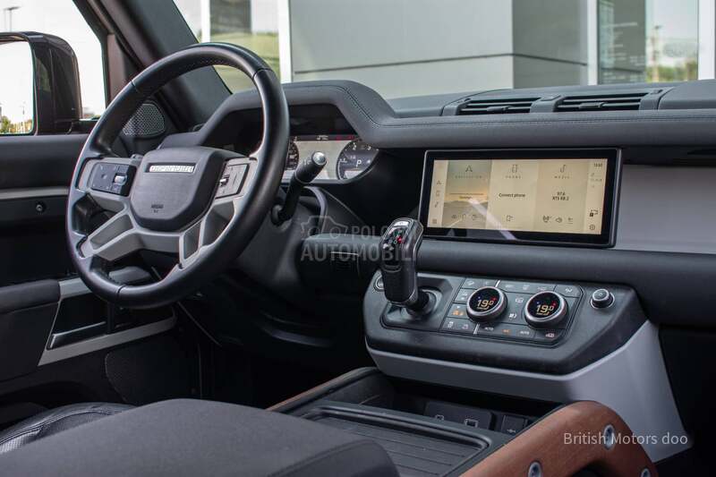 Land Rover Defender D250 SE