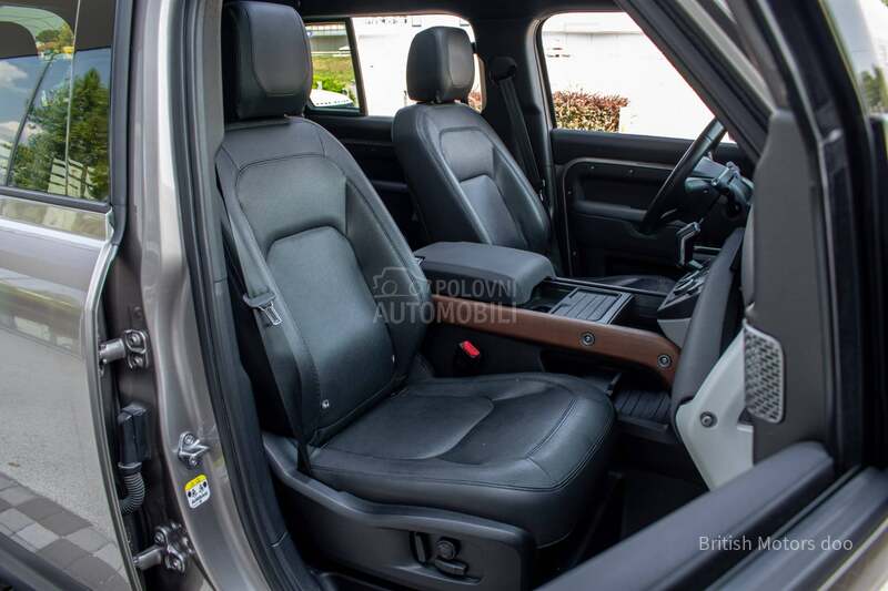 Land Rover Defender D250 SE