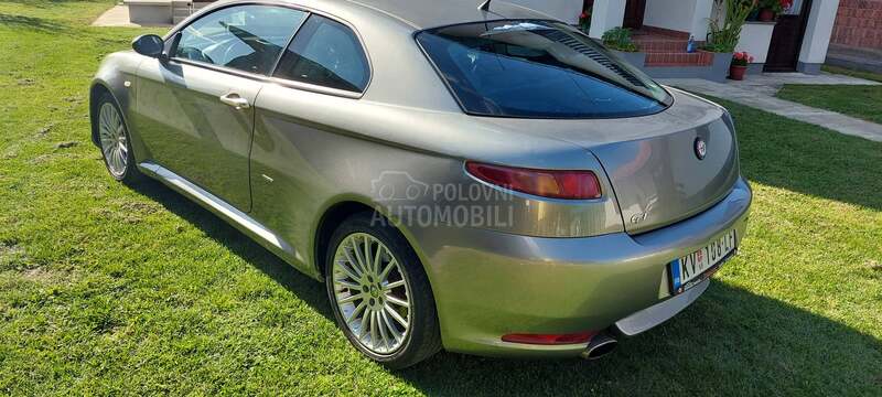 Alfa Romeo GT 