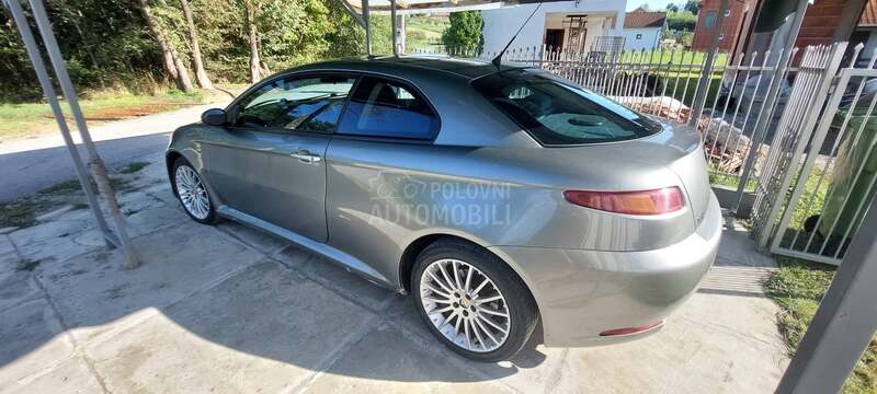 Alfa Romeo GT 