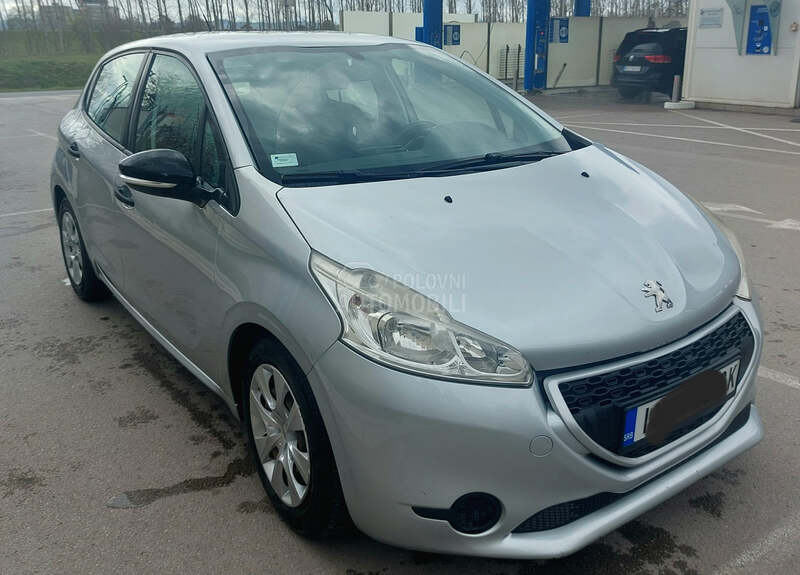 Peugeot 208 