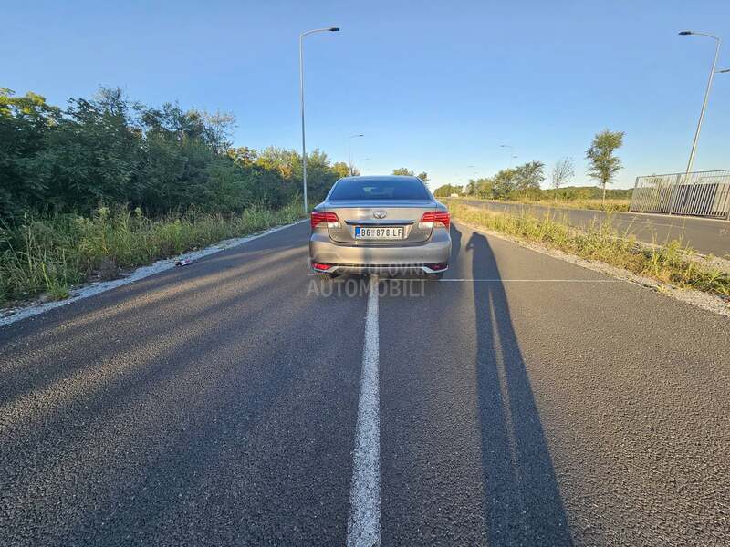 Toyota Avensis 
