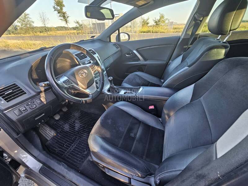 Toyota Avensis 