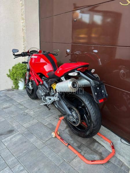 Ducati MONSTER 696