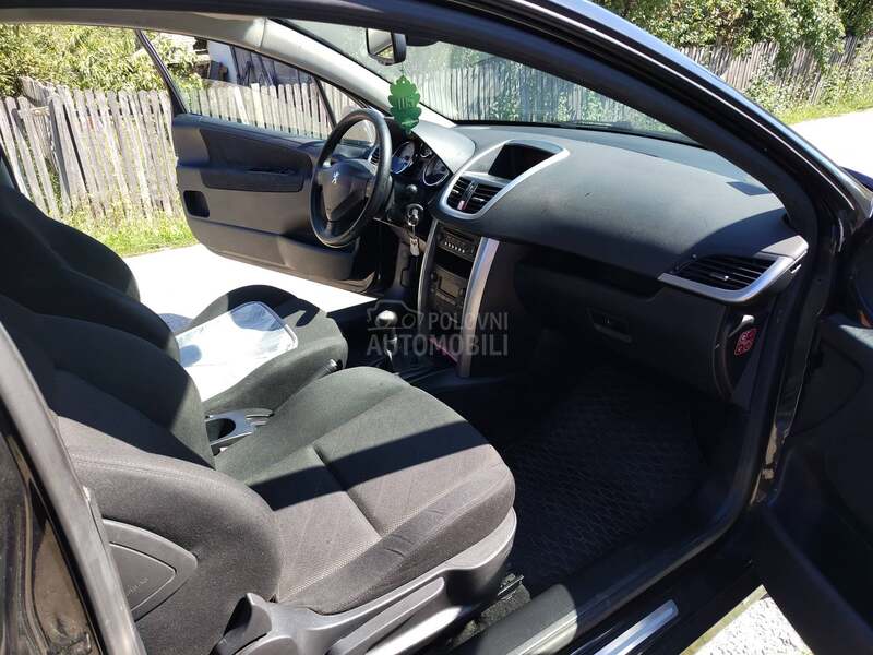 Peugeot 207 1.4i
