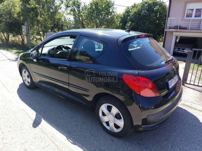 Peugeot 207 1.4i