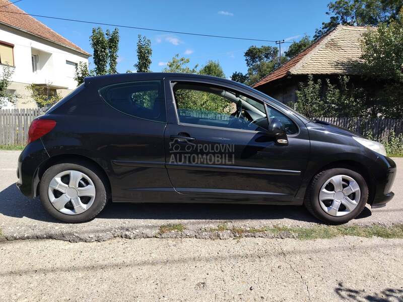 Peugeot 207 1.4i