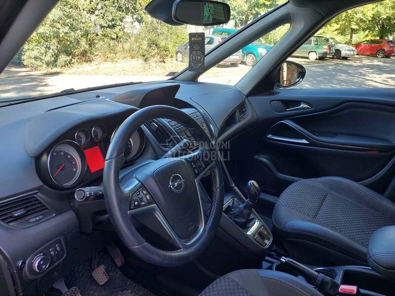 Opel Zafira 1.6 COSMO N.AVI