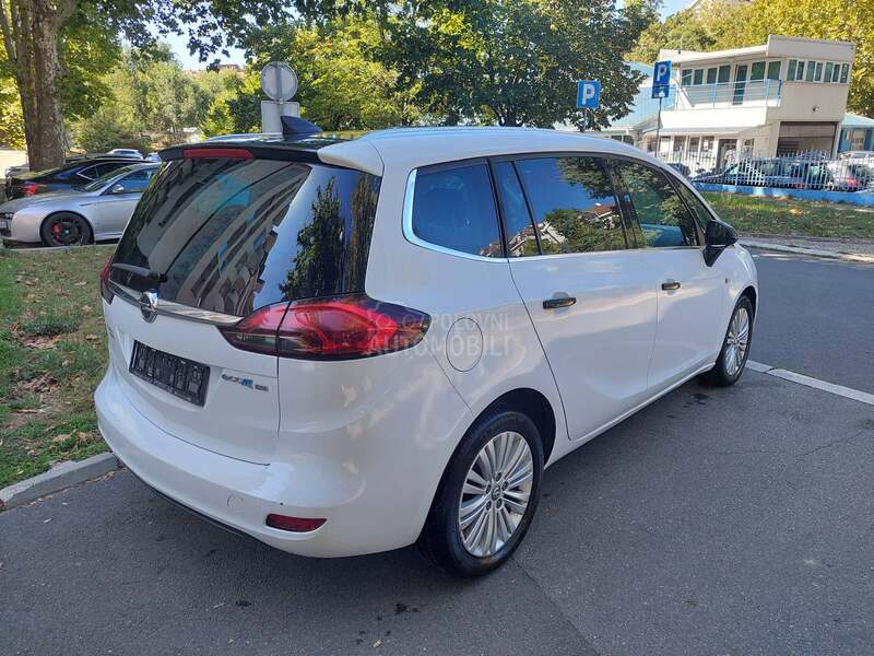 Opel Zafira 1.6 COSMO N.AVI