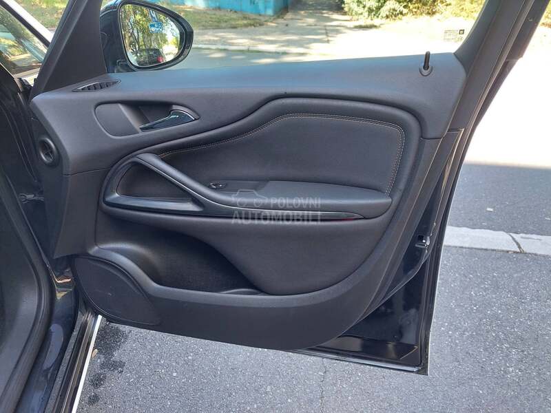 Opel Zafira 1.6 COSMO N.AVI