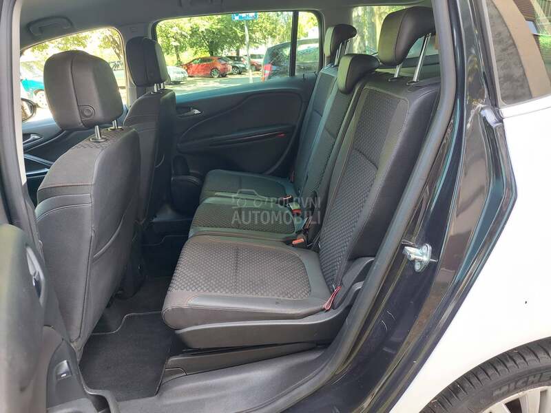 Opel Zafira 1.6 COSMO N.AVI