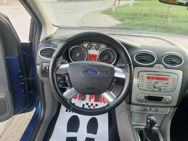 Ford Focus 1,8b