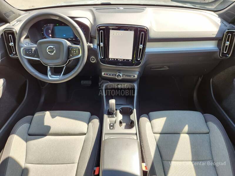 Volvo XC40 B3 AT CORE