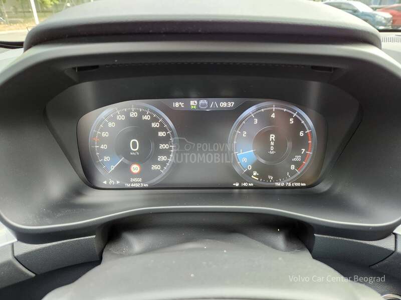 Volvo XC40 T2 PLUS DARK A/T