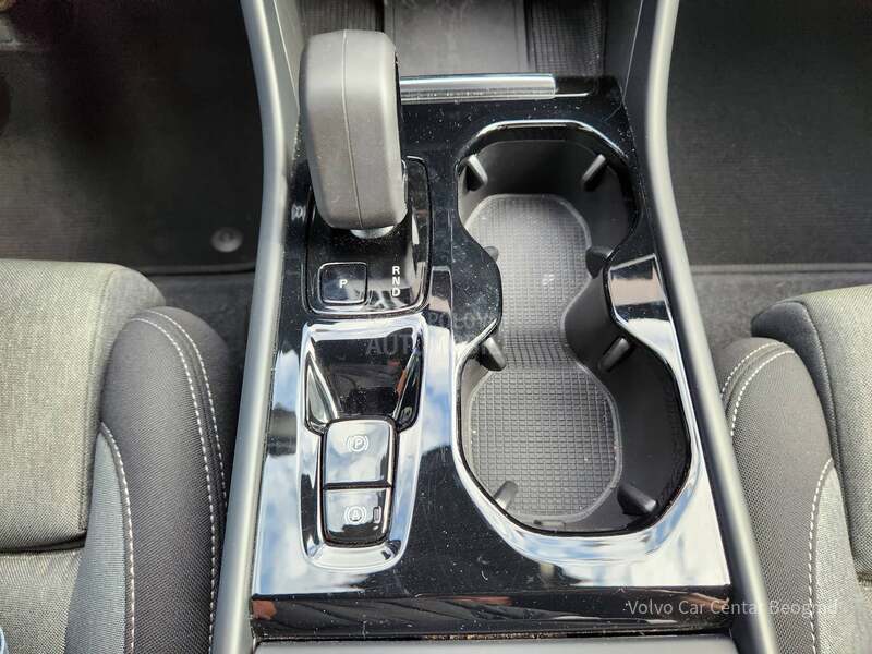 Volvo XC40 T2 PLUS DARK A/T