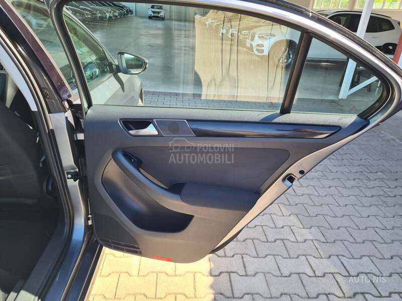Volkswagen Jetta 1.6 TDI HIGHLINE