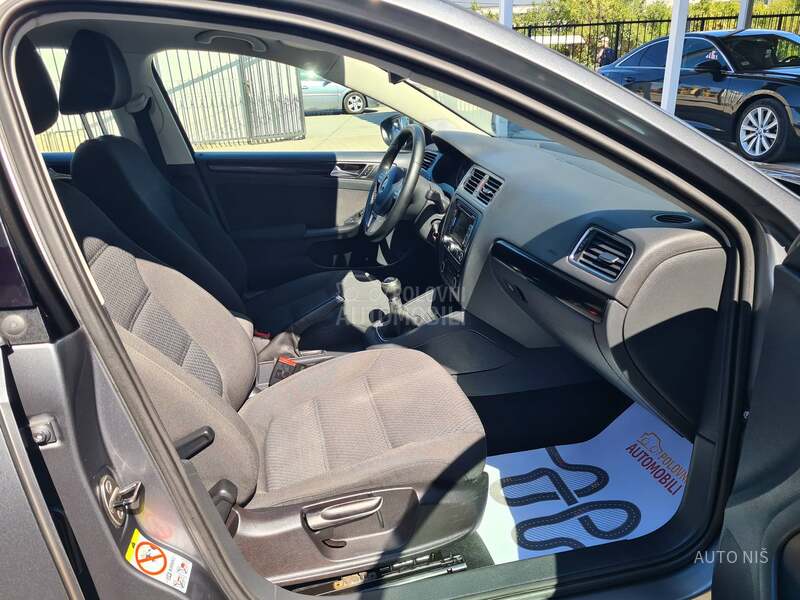 Volkswagen Jetta 1.6 TDI HIGHLINE