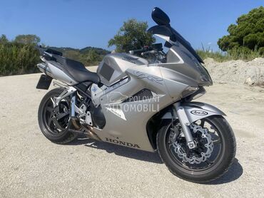 Honda vfr 800 v tec