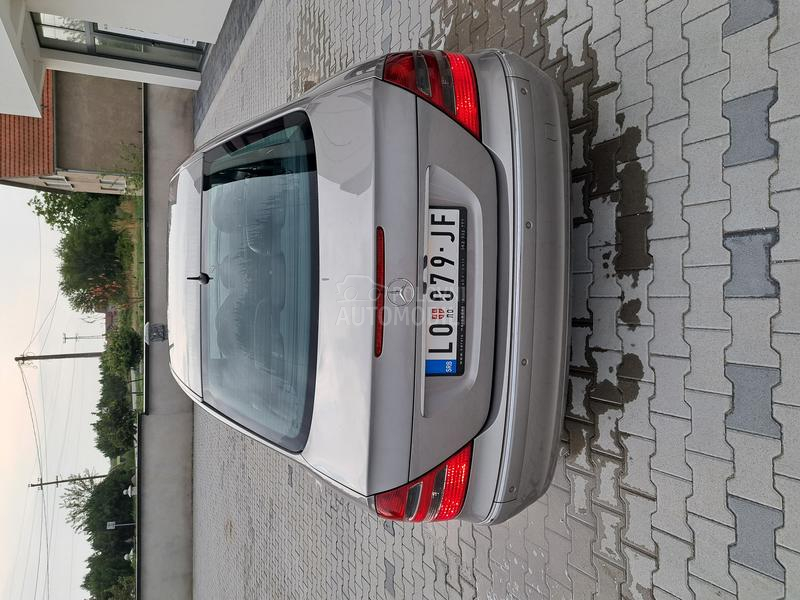 Mercedes Benz E 220 