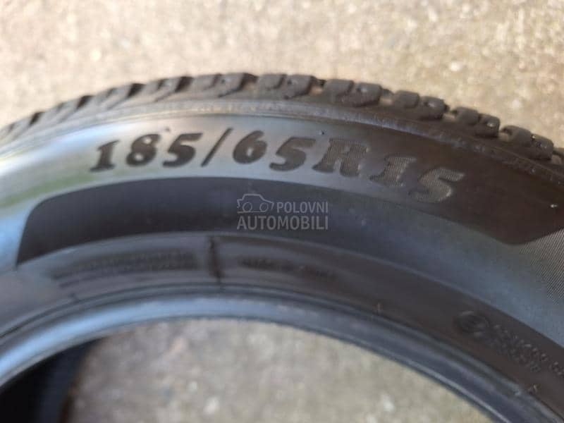 Roadstone 185/65 R15 Zimska