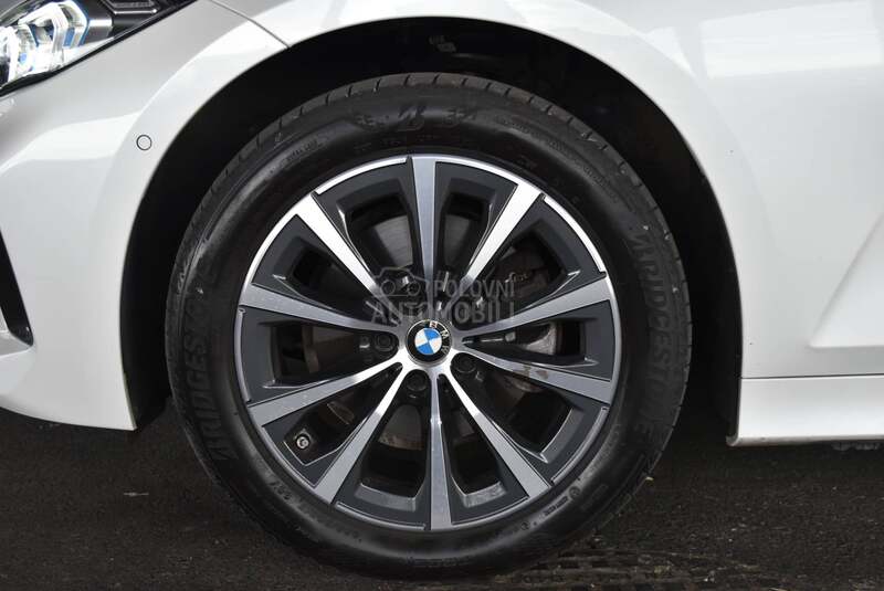 BMW 320 i xDrive AT