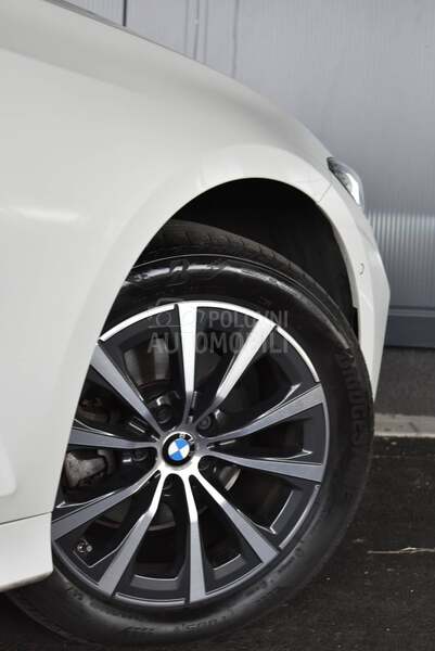 BMW 320 i xDrive AT