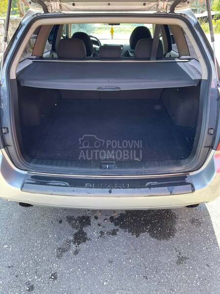 Subaru Legacy 2.0R AWD