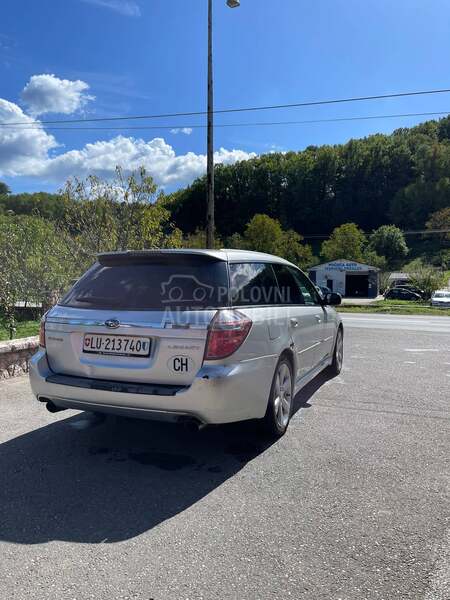 Subaru Legacy 2.0R AWD