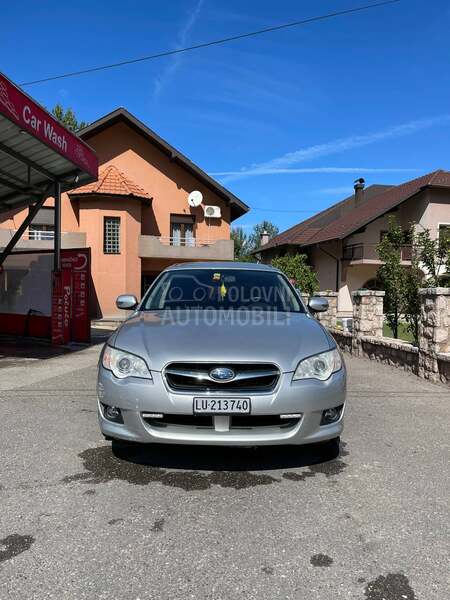 Subaru Legacy 2.0R AWD