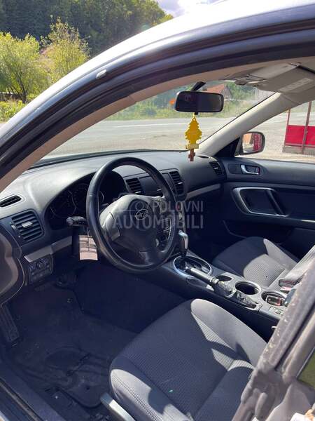 Subaru Legacy 2.0R AWD
