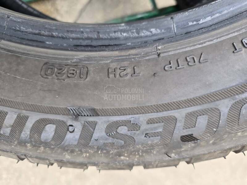 Bridgestone 205/60 R17 Zimska